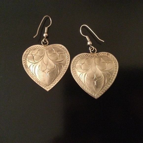 Vintage 1980s Etched Silver Heart French Hook Earrings - Picture 1 of 2